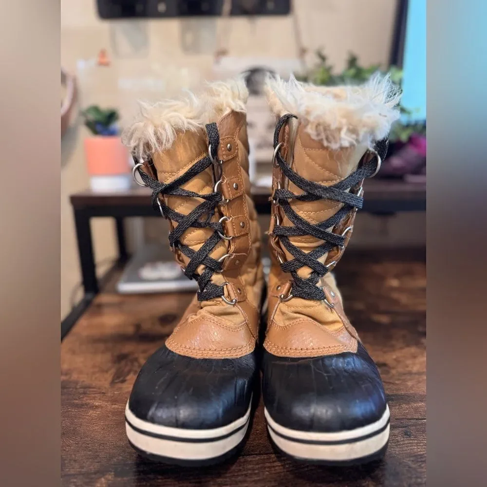 Sorel Torfino Tan‎ lace up boots size 6